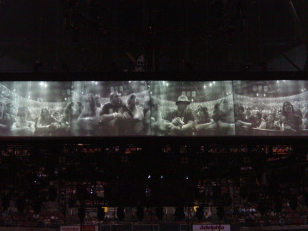 Fans on screen, Vertigo 2005