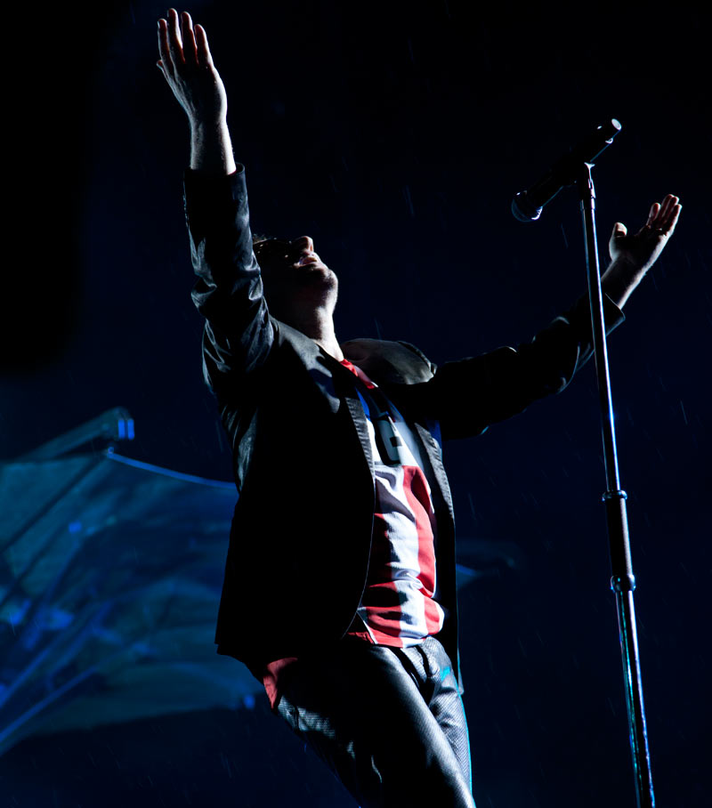 Bono wearing the Bayern Munich shirt