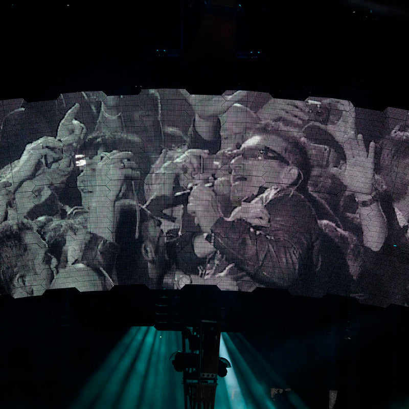 Bono on screen in Brussels