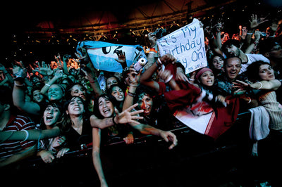 Fans up front