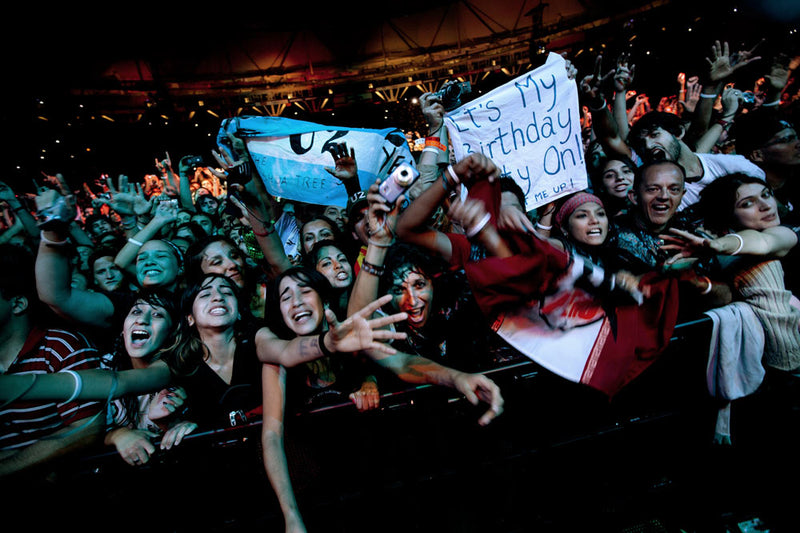 Fans up front