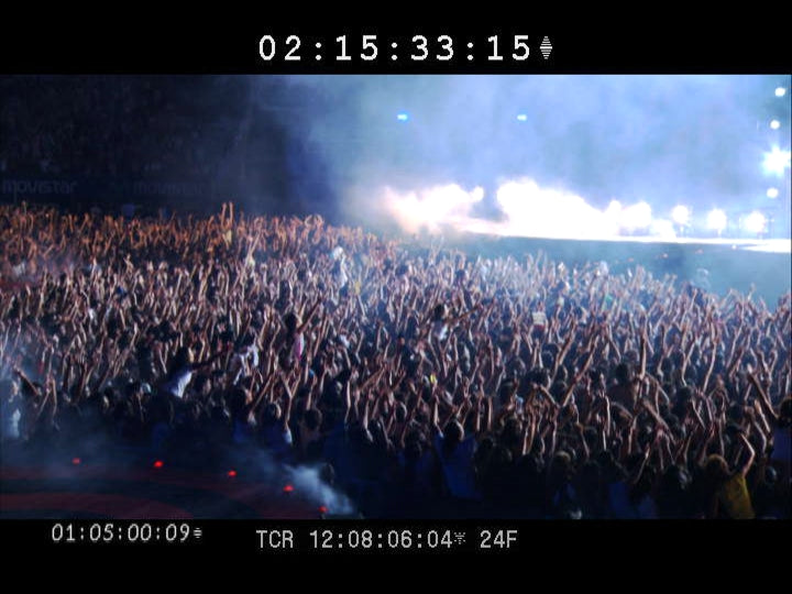 Crowd Still