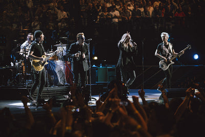 Patti Smith joins U2 in Paris
